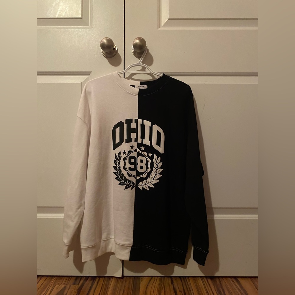Black&White Sweatshirt Garage​